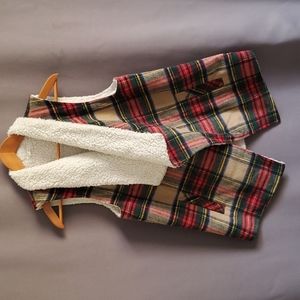 Maurices plaid vest with sherpa lining size medium